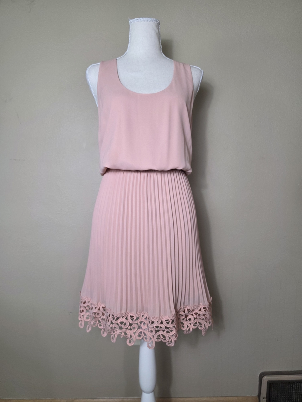 Express Blush Pink Pleated Dress | Size 4 | Crochet Lace Hem Sleeveless Dress